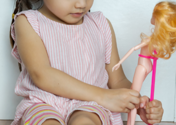 Η νέα Barbie με αυτισμό στοχεύει να βοηθήσει τα παιδιά να νιώσουν καλύτερα