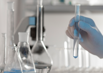 Γιατί η χημειοθεραπεία προκαλεί ανεπιθύμητες παρενέργειες και πώς να τις αντιμετωπίσετε;